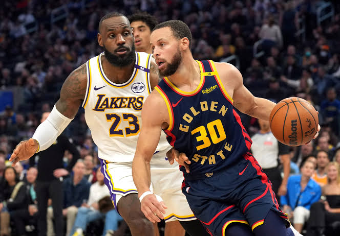 Best Apps to Watch Basketball Live and On-Demand